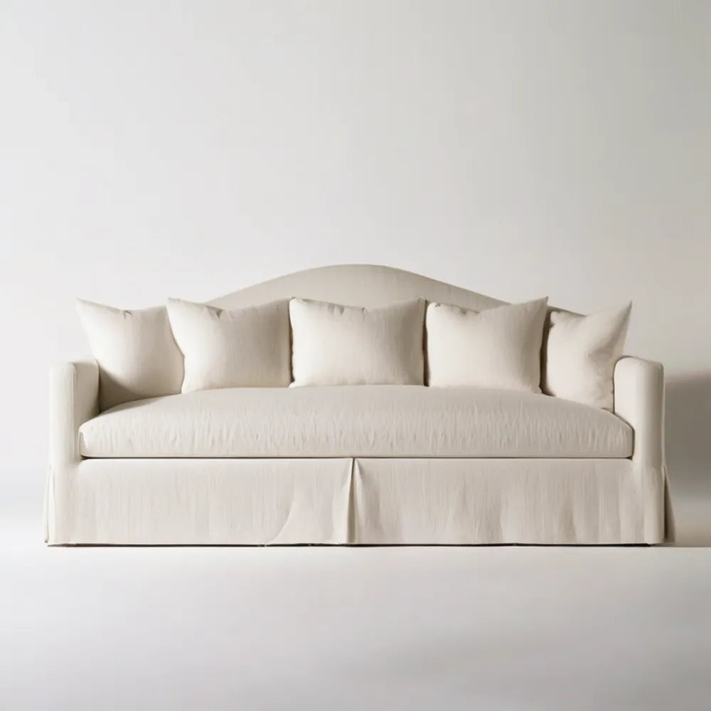 Kremowa sofa trzyosobowa 220 x 95 x 90 cm z pięcioma poduszkami